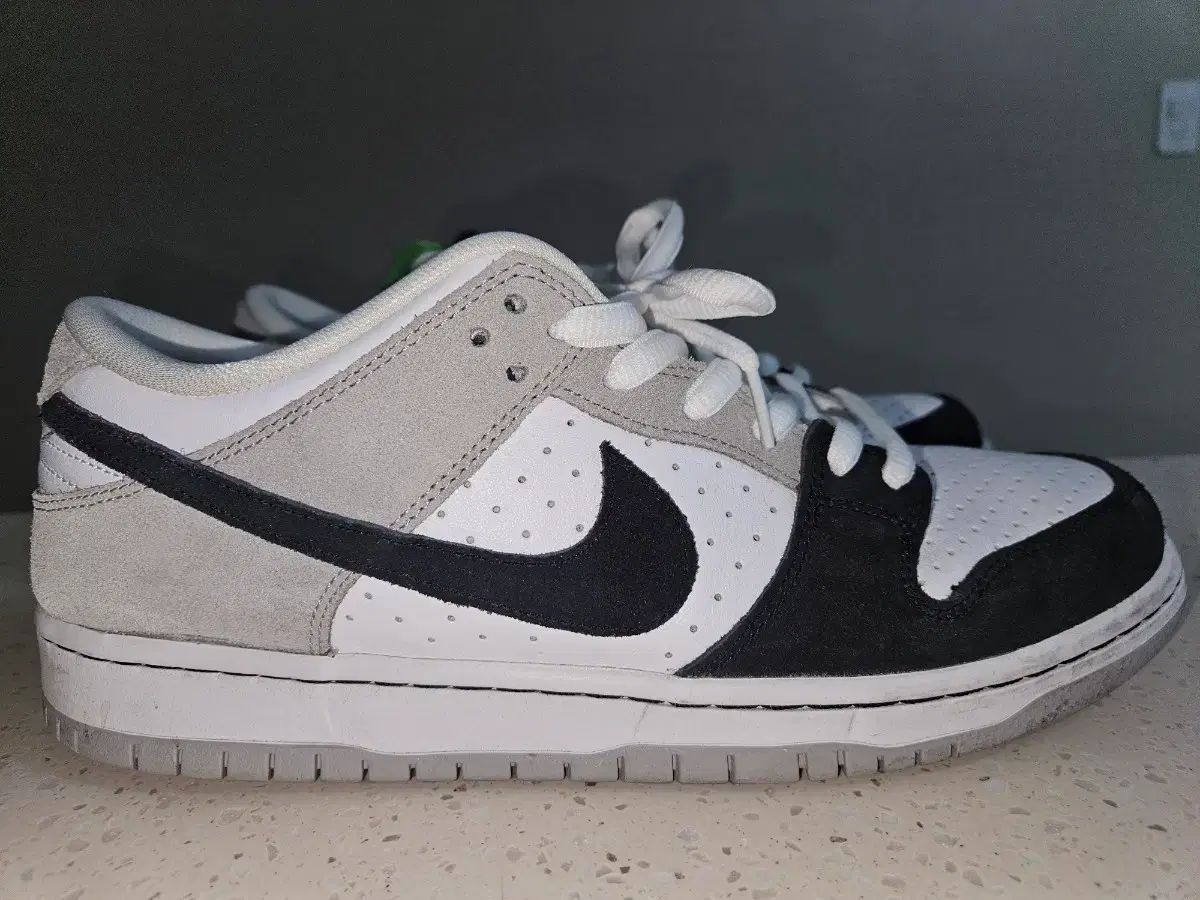 NIKE ダンク SB ロー プロ ブラック Classic グリーン 285