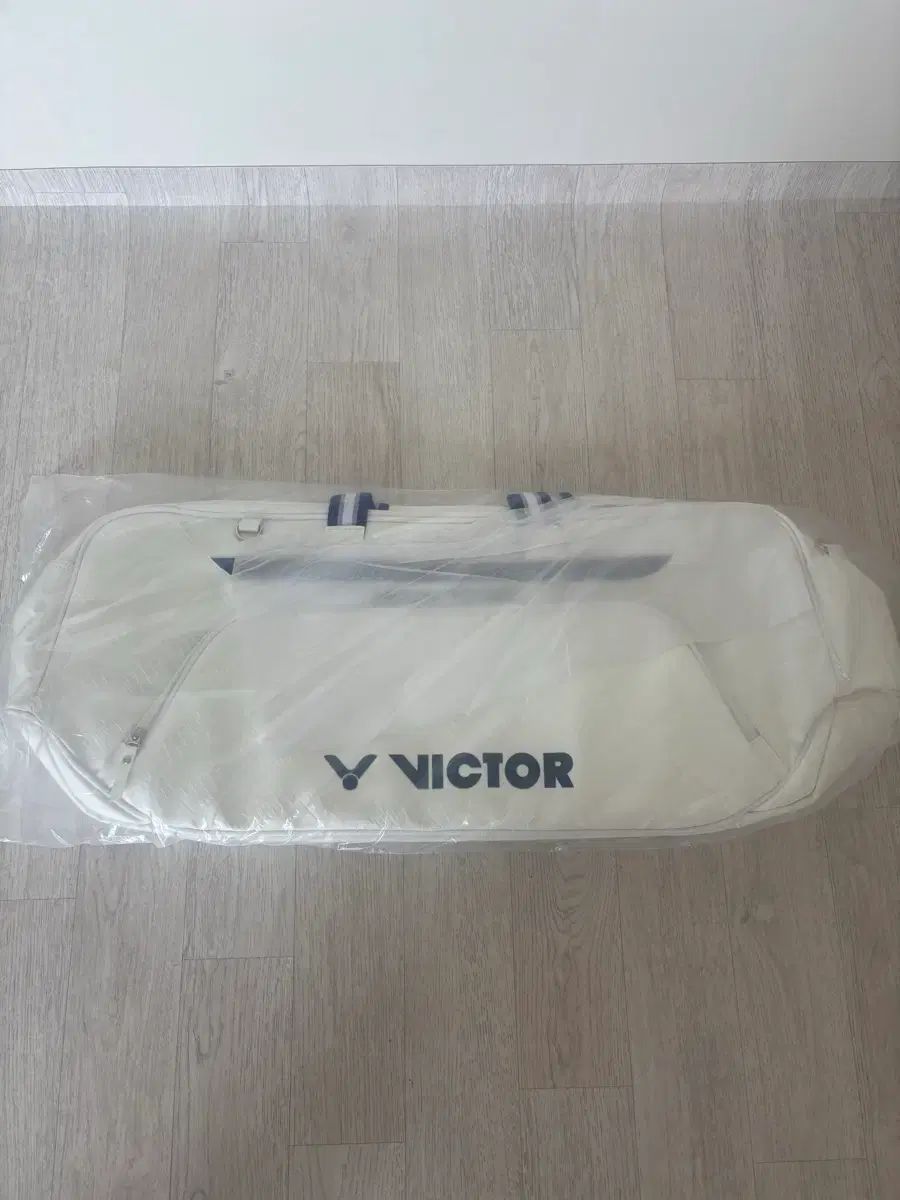 VICTOR ビクター 白 バドミントン バッグ