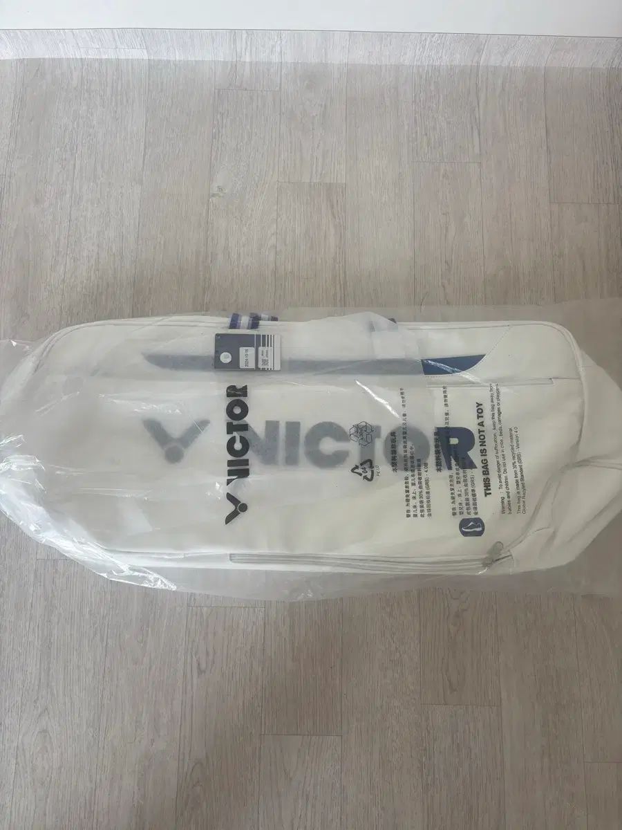 VICTOR ビクター 白 バドミントン バッグ
