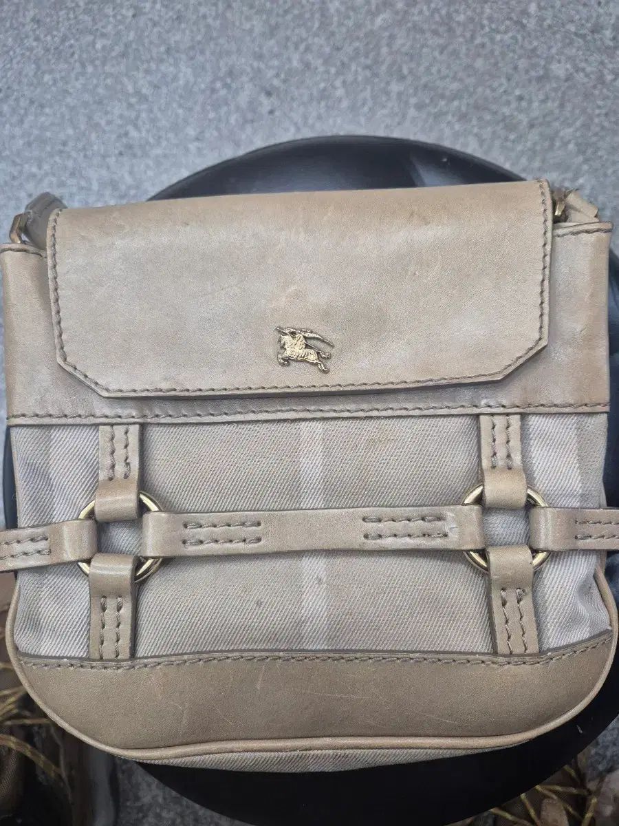 バーバリー クロスバッグ メッセンジャーバッグ ベージュ