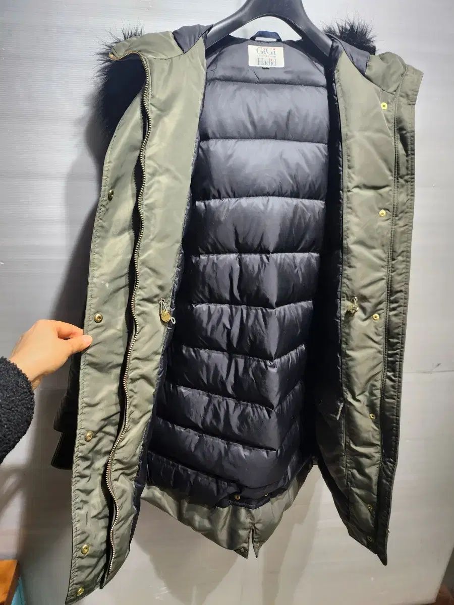 TOMMY カーキ色 フード ファー ダウン アウター