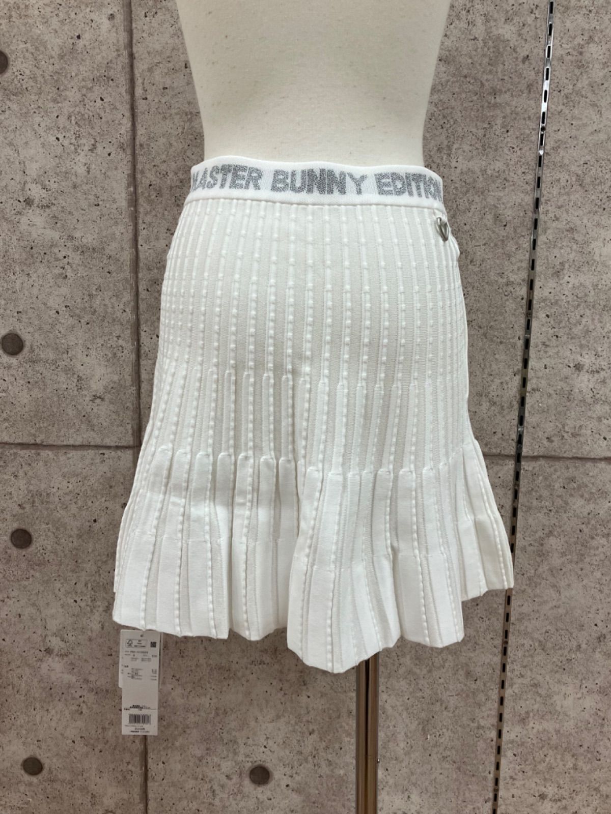 GF 1 マスターバニーエディション MASTER BUNNY EDITION ゴルフウェア スカート ウエストゴム ロゴ入り プリーツ風 ホワイト 白