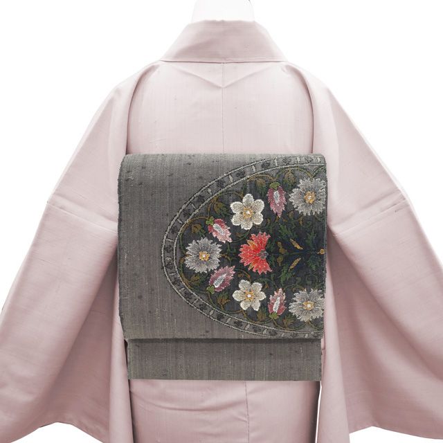 名古屋帯 リサイクル 正絹 真綿紬 八寸 紬 銀糸 グレー 花唐草 花 ざっくりとした紬地 カジュアル 春 秋 冬 なごや帯 八寸名古屋帯 上質 仕立て上がり みやがわ sb 54880