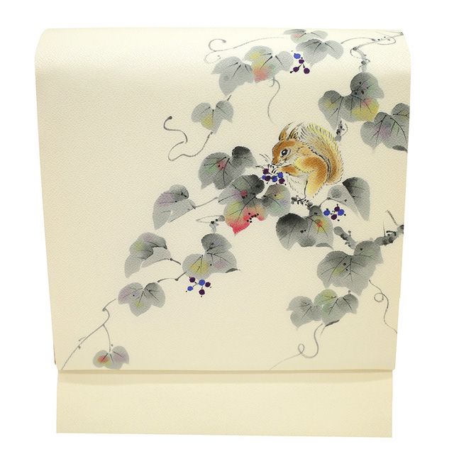 名古屋帯 リサイクル 正絹 九寸 手描き クリーム色 リス りす 栗鼠 葡萄 蔦 デザイン 三松扱い カジュアル 春 秋 冬 上質 なごや帯 九寸名古屋帯 仕立て上がり みやがわ sb 54879