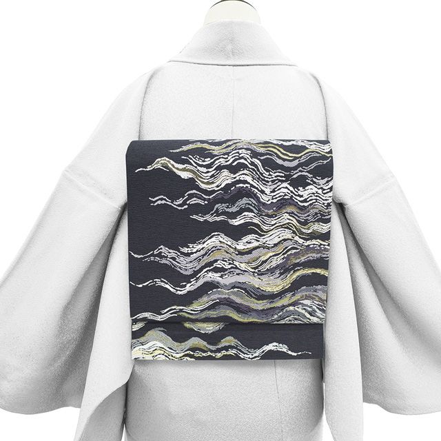 袋帯 フォーマル 正絹 京都 西陣 織文意匠 鈴木 唐織 水衣錦 金糸 濃グレー 波 春 秋 冬 スリーシーズン 上質 グレー 仕立て上がり みやがわ sb 54883