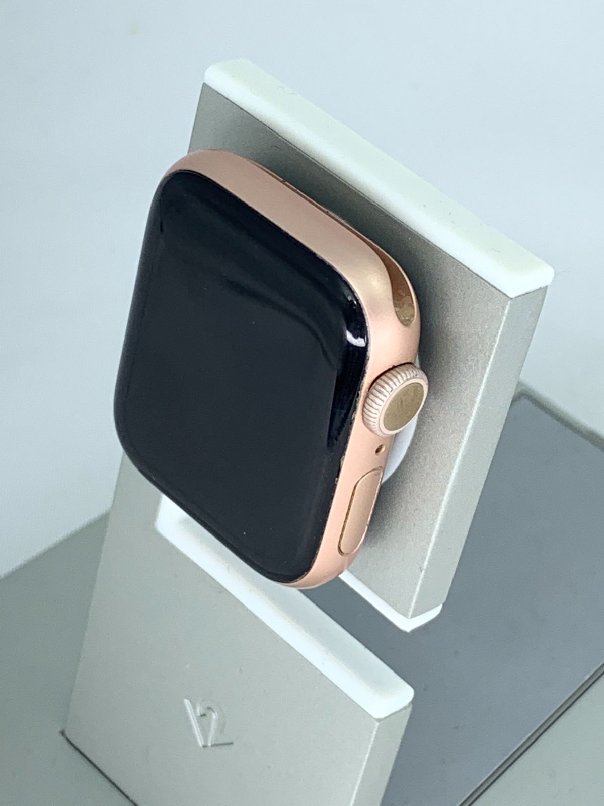 画面キズ有 バッテリー劣化 Apple Watch Series 6 GPSモデル 40 mm アルミケース ゴールド