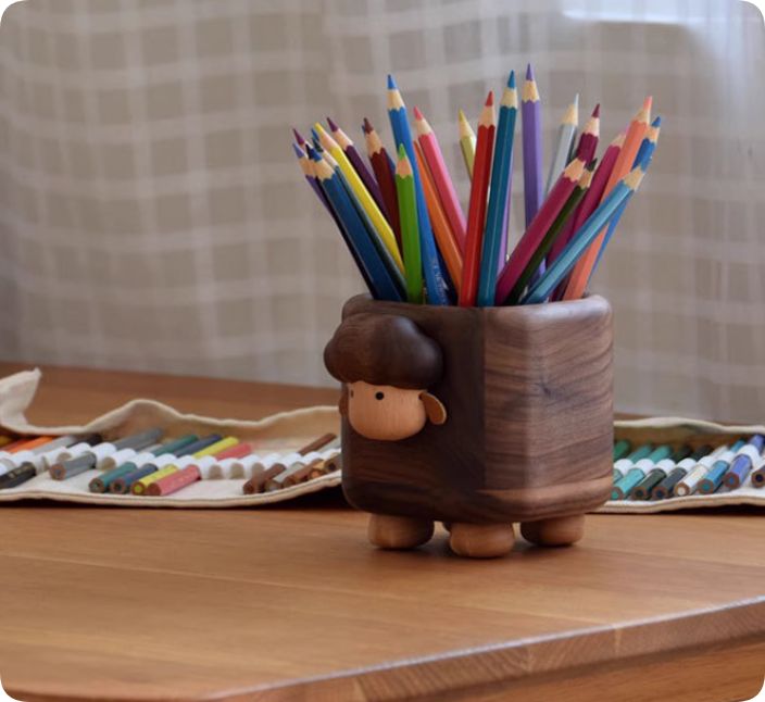 黒胡桃の木のペン立てアイデア小羊の無垢材の収納の箱の贈り物のオフィスの机の面の置物のペン立て