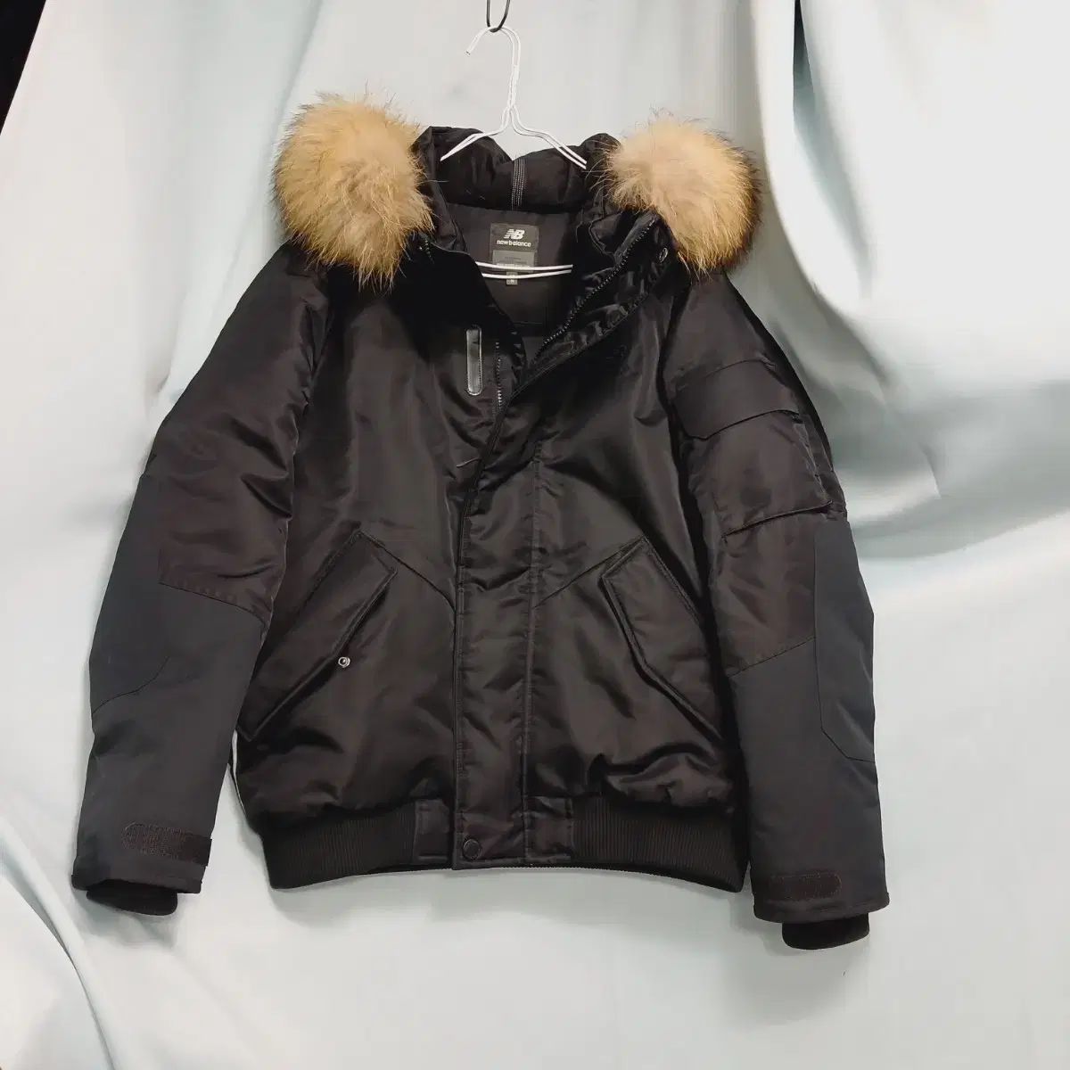 ニューバランス ブラック WHO フード ファー ダウン アウター 95