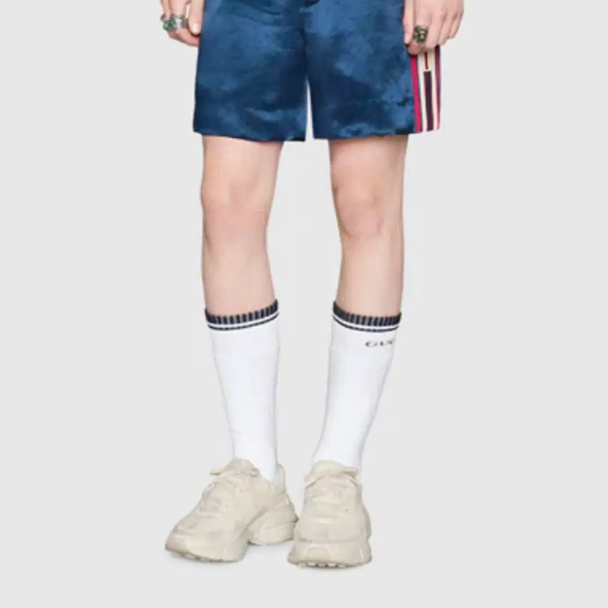 グッチ 靴下 ロゴ 白 - ブラック コットン ソックス