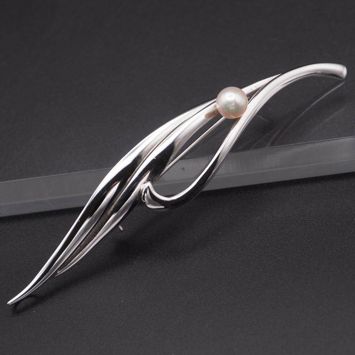 J 663 本真珠 7 2 mm珠 パール SILVER刻印 ブローチ デザイン シルバー コサージュ 誕生石