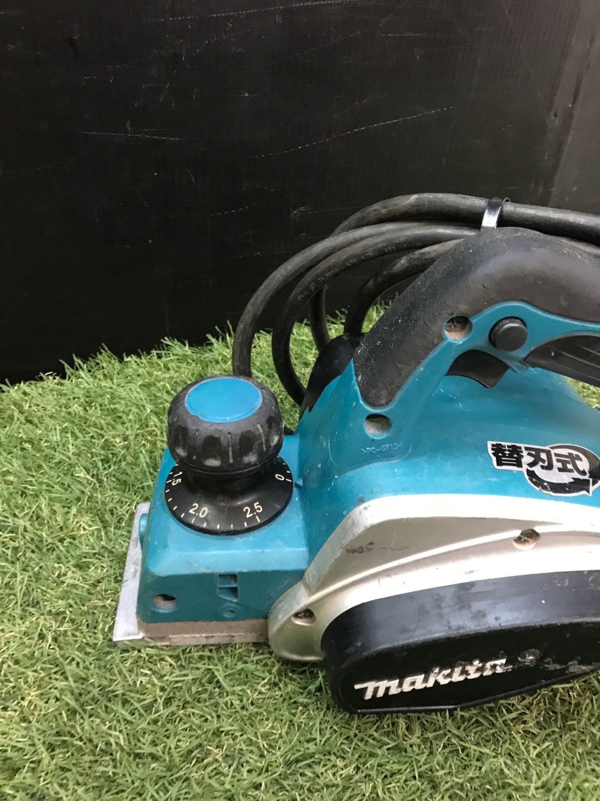 品 0906 makita マキタ 82㎜電気カンナ KP 0800 A