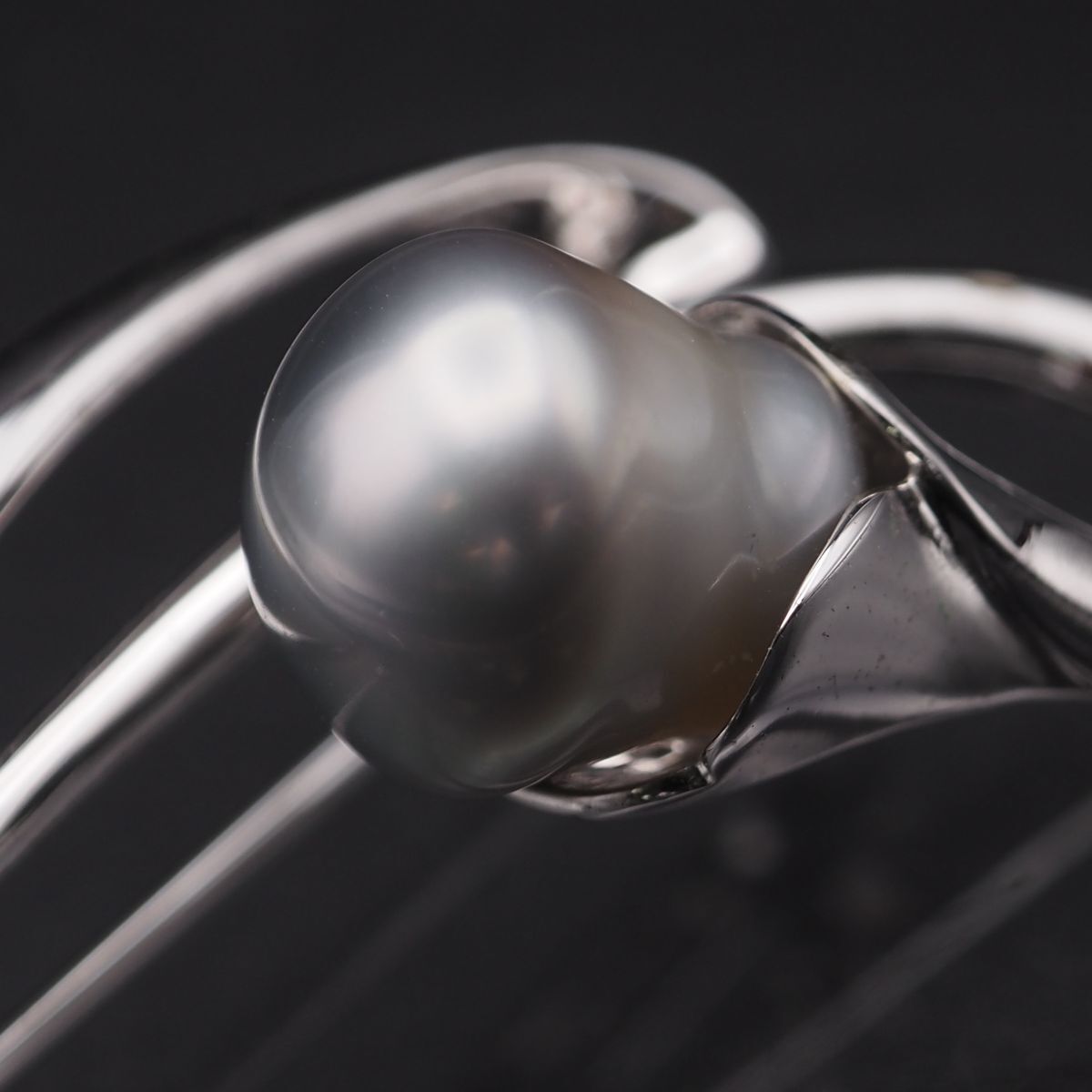 ブローチ グレー系