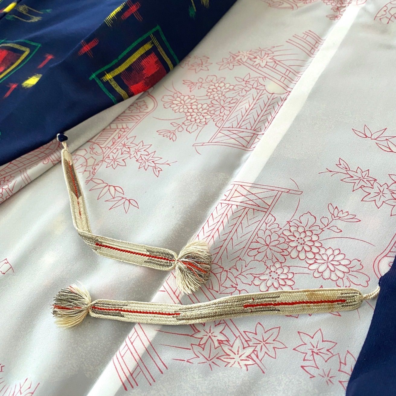 濃紺×赤 帯ベルトと帯飾りと羽織付き