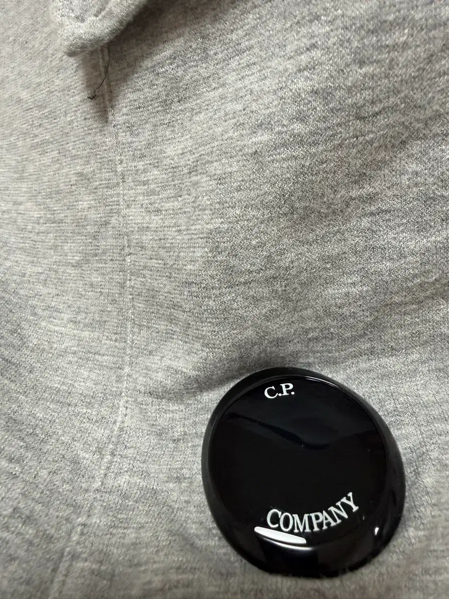 C P カンパニー グレー ハーフパンツ