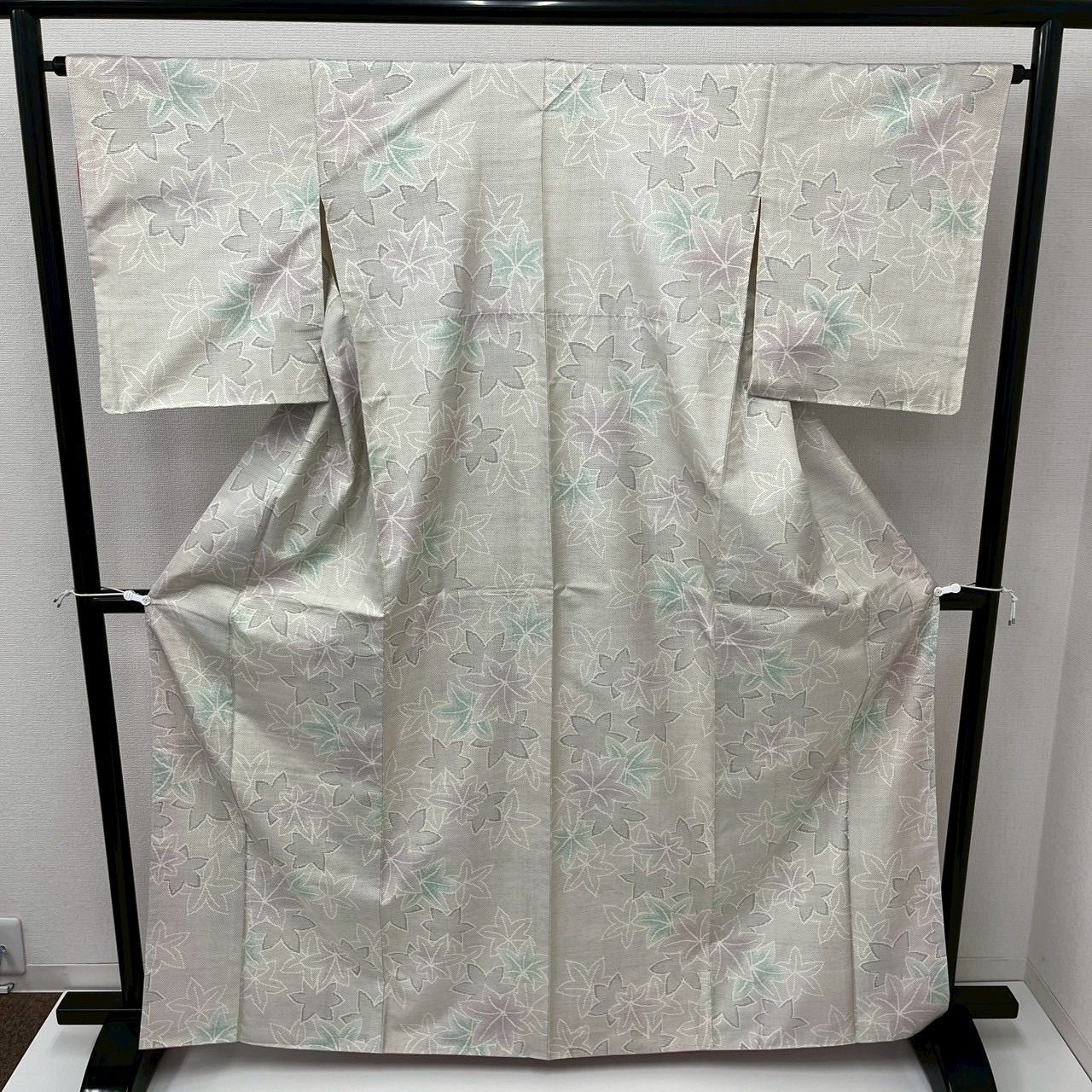 本場大島紬 白大島紬 亀甲に紅葉 正絹 MK-2060