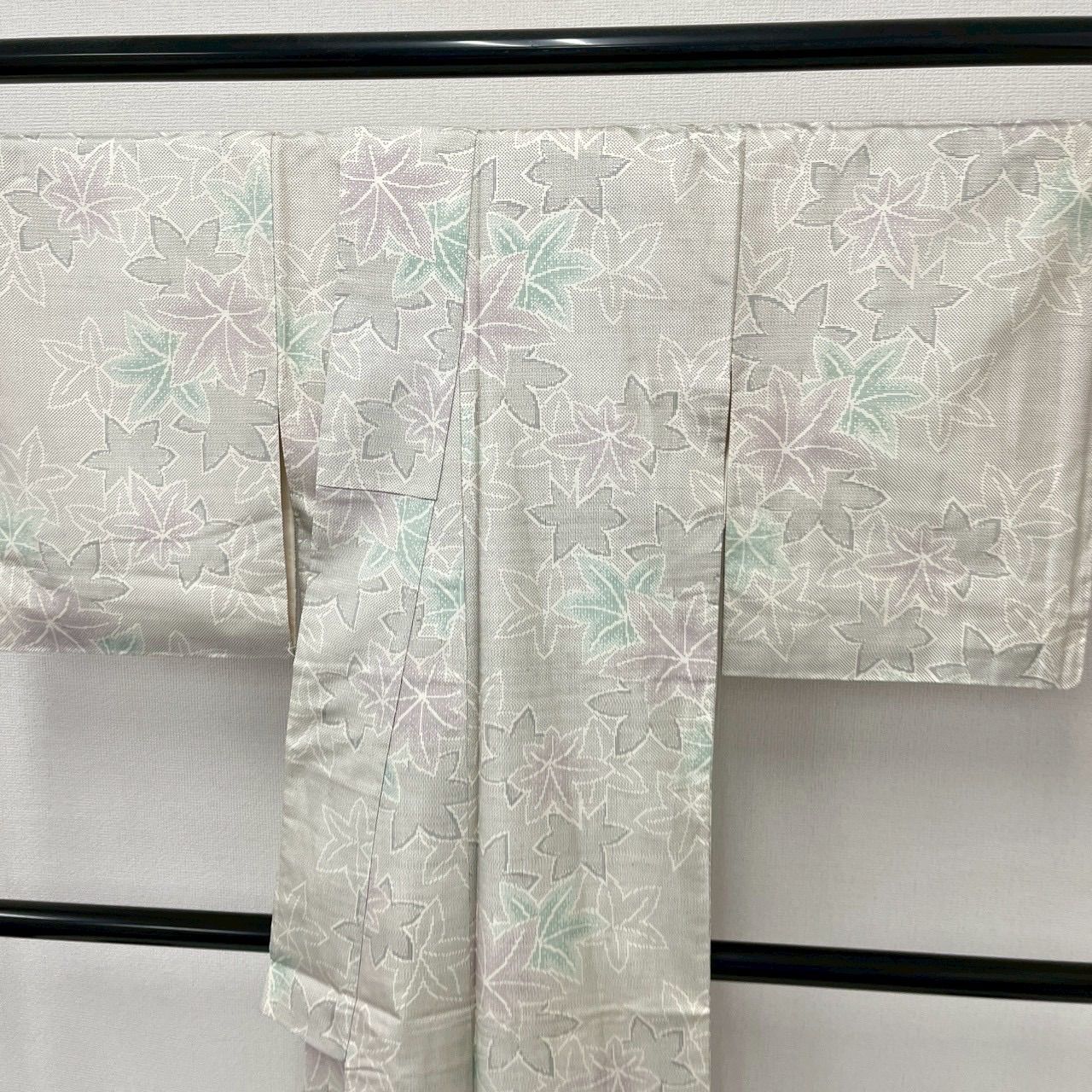  本場大島紬 白大島紬 亀甲に紅葉 正絹 MK-2060 紬 着物