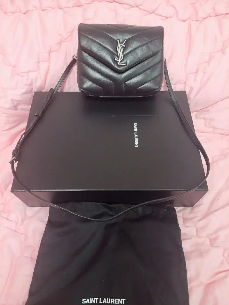 状態良し Saint Laurent サンローラン トイ ルルバッグ ブラック YVES イヴ サンローランマトラッセシルバー バッグクロスバック