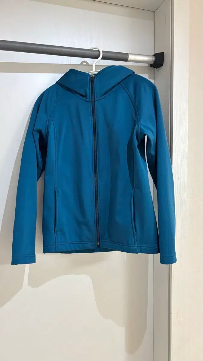 あ*ぼ様 45R ガーゼローズプリントのギャザーチュニックブラウス（インディゴ） あ*ぼ様 45R ガーゼローズプリントのギャザーチュニックブラウス