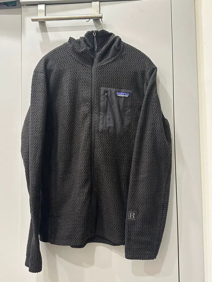 パタゴニア r 1 エア フルジップアップ フーディ s