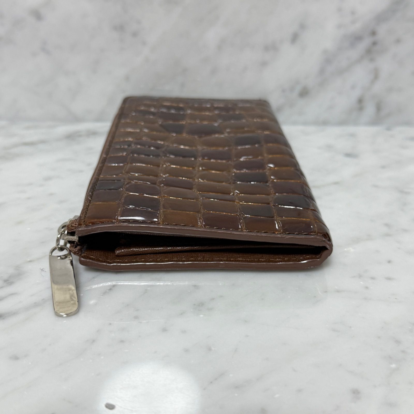 美品 COCCO FIORE コッコフィオーレ 長財布 ラウンドファスナー L字 