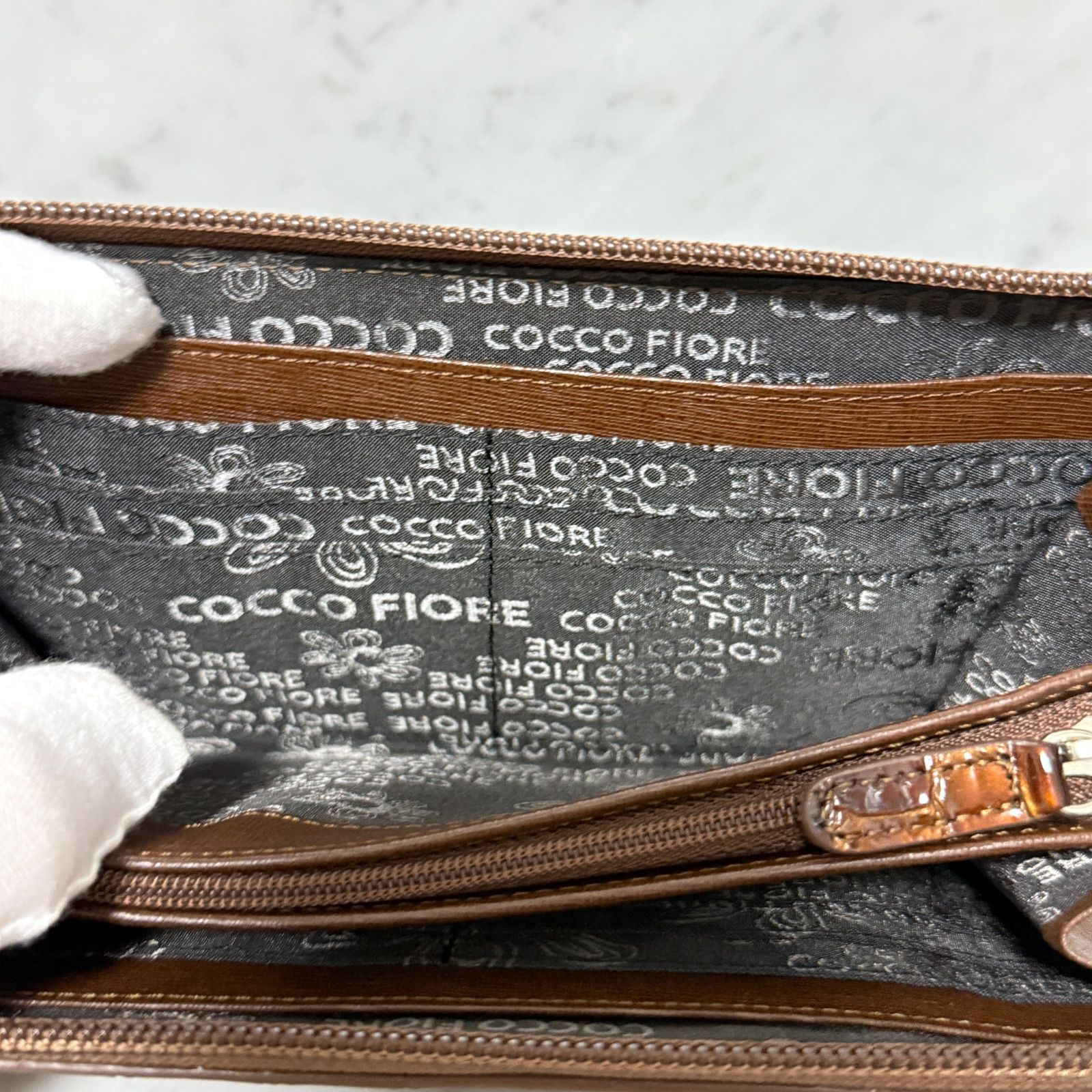 美品 COCCO FIORE コッコフィオーレ 長財布 ラウンドファスナー L字 