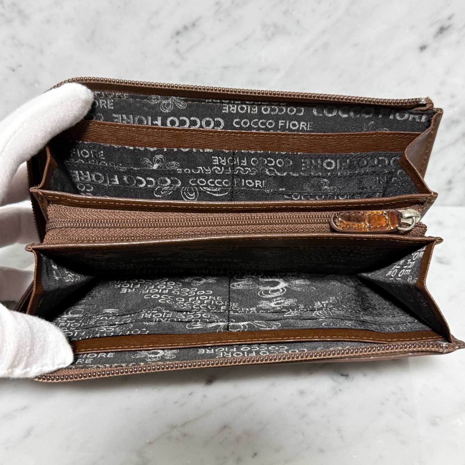 美品 COCCO FIORE コッコフィオーレ 長財布 ラウンドファスナー L字 