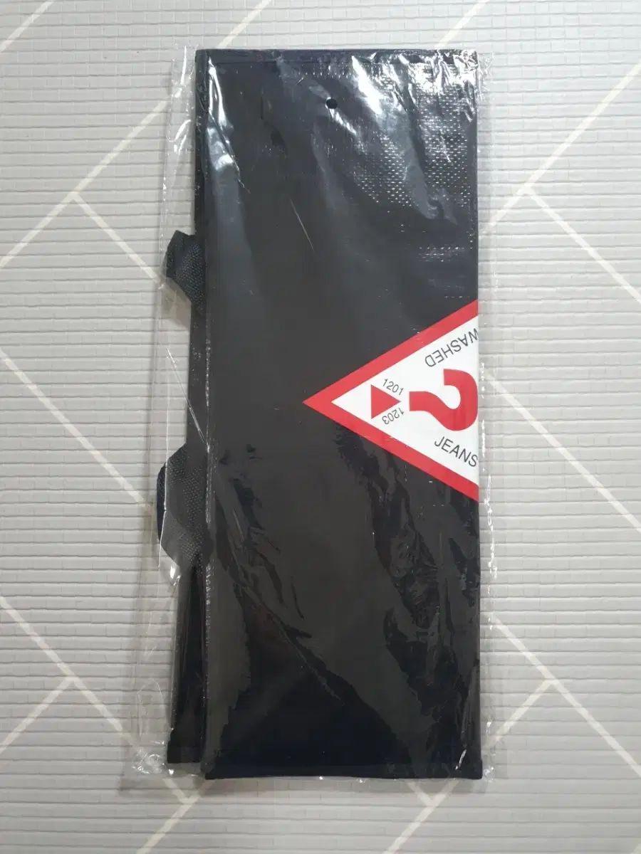 新品) GUESS ゲス タポリンバッグ 市場バッグ ストア サブバッグ