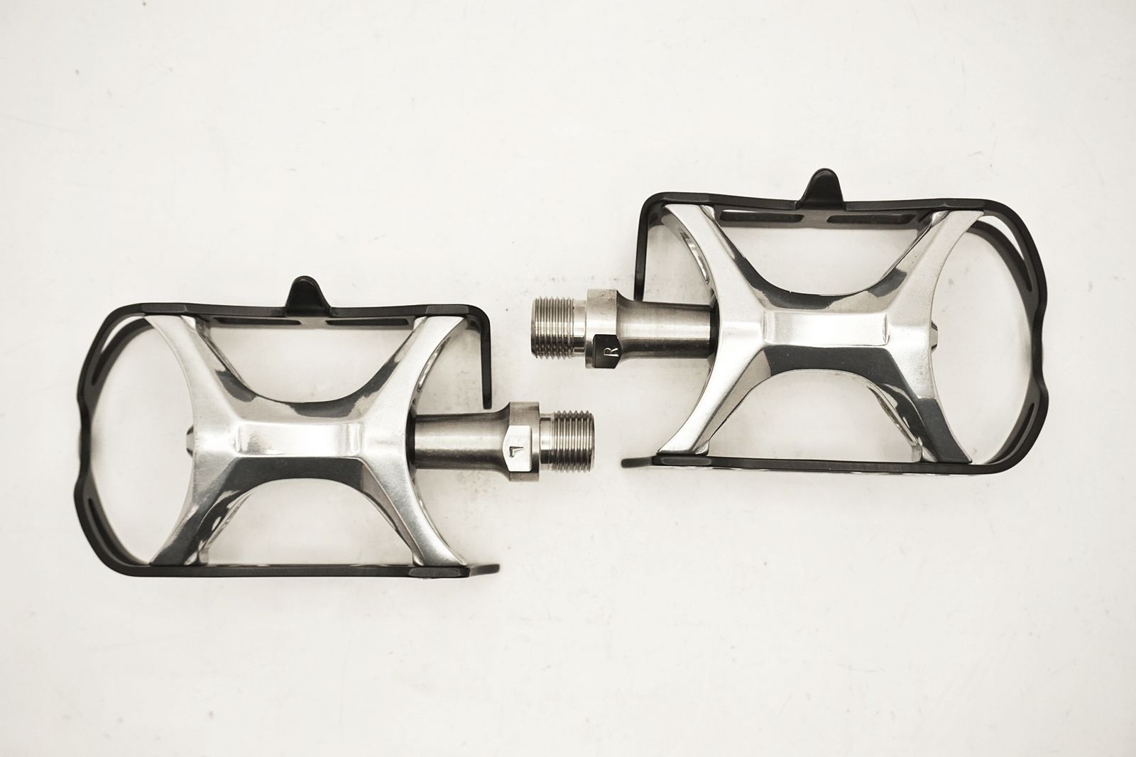 【新品】サンツアー SUPERBE PRO ペダル SUNTOUR 「サンツアー」 SUPERBE PRO ペダル / 最新 バイチャリ有明店