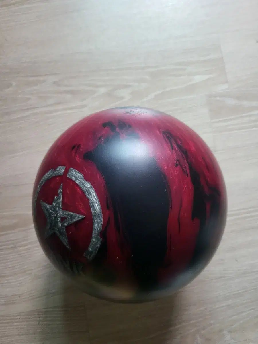 ウール モチーフ コンバット タンク ウレタン 15 p ボーリングボール