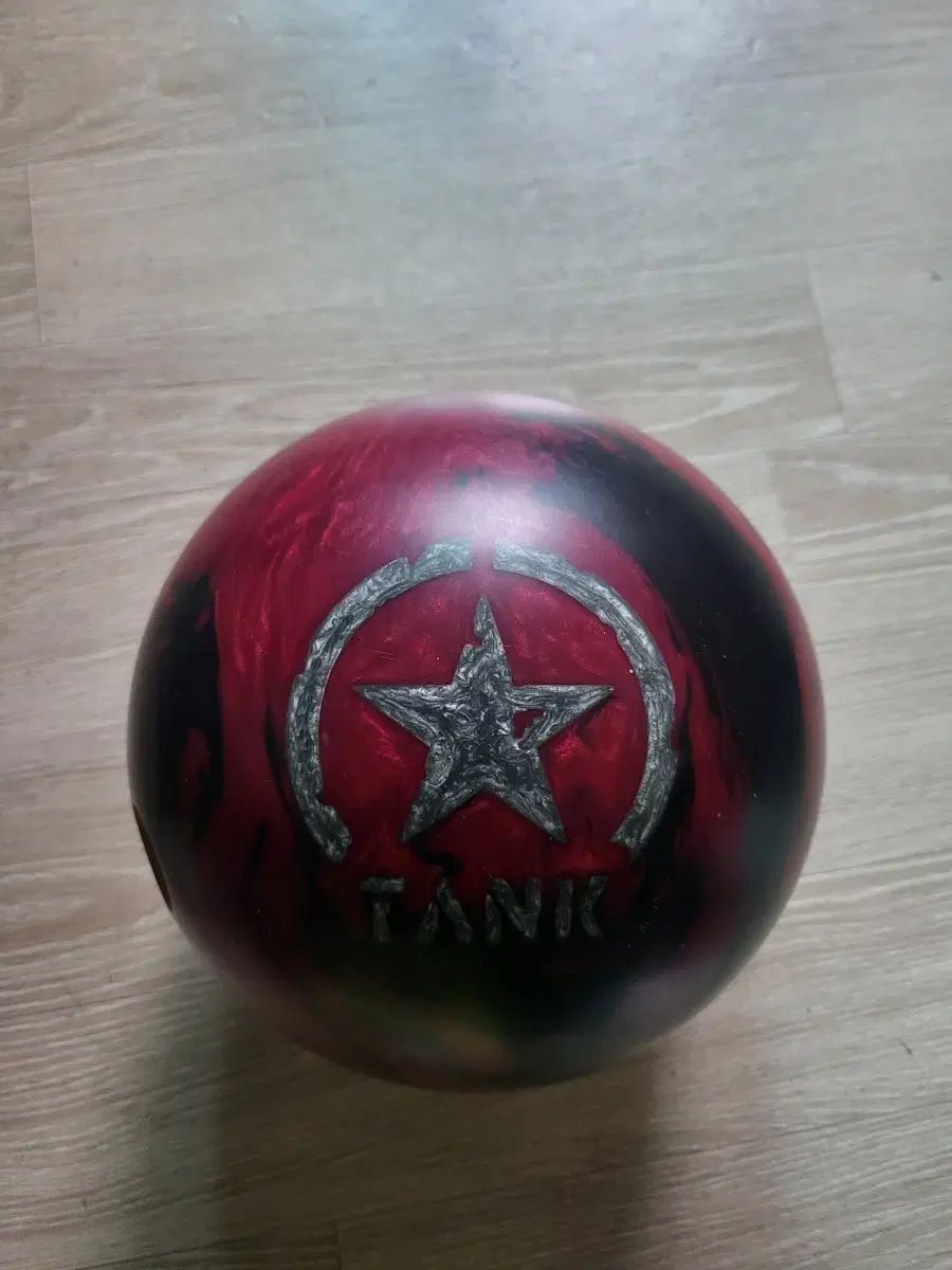 ウール モチーフ コンバット タンク ウレタン 15 p ボーリングボール