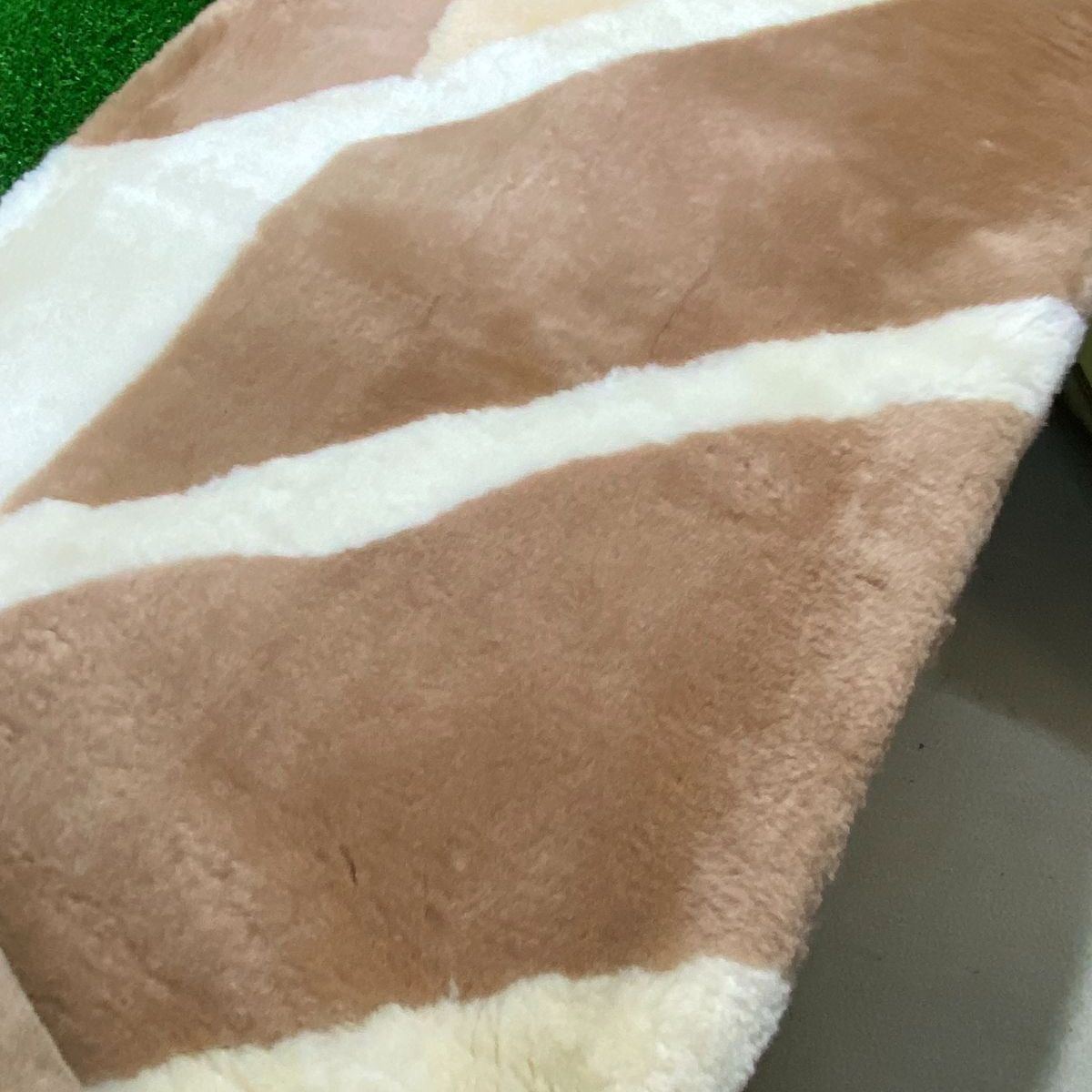 ○ExcelHuman エクセルヒゥーマン ムートンシーツ 羊毛 敷物 100×200