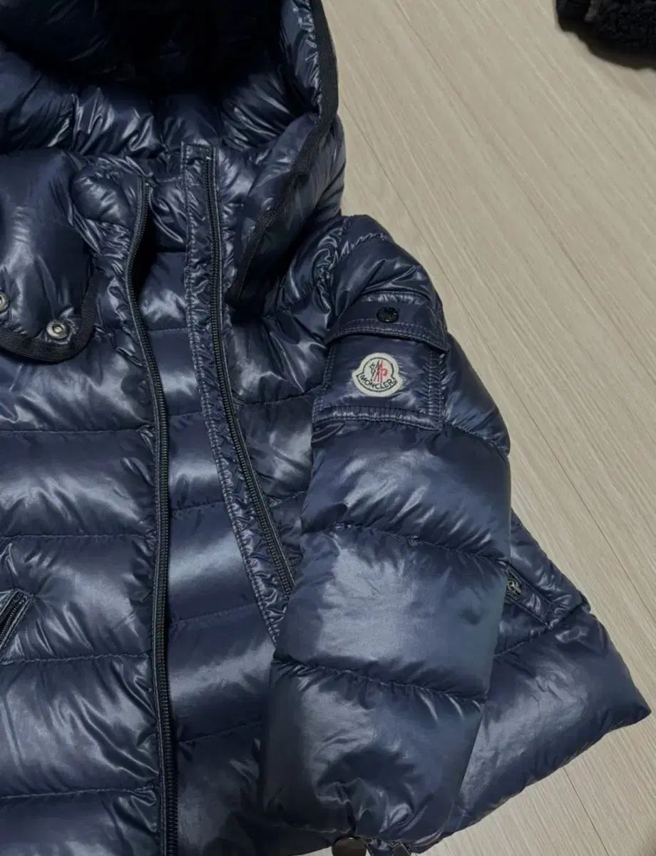 モンクレール キッズダウン 3 A サイズ100です