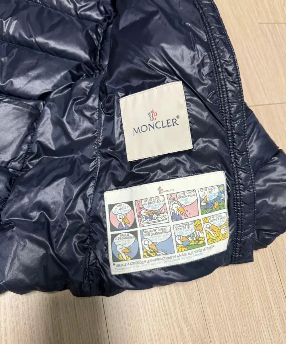  モンクレール キッズダウン 3 A サイズ100です その他 ジャケット ブルゾン