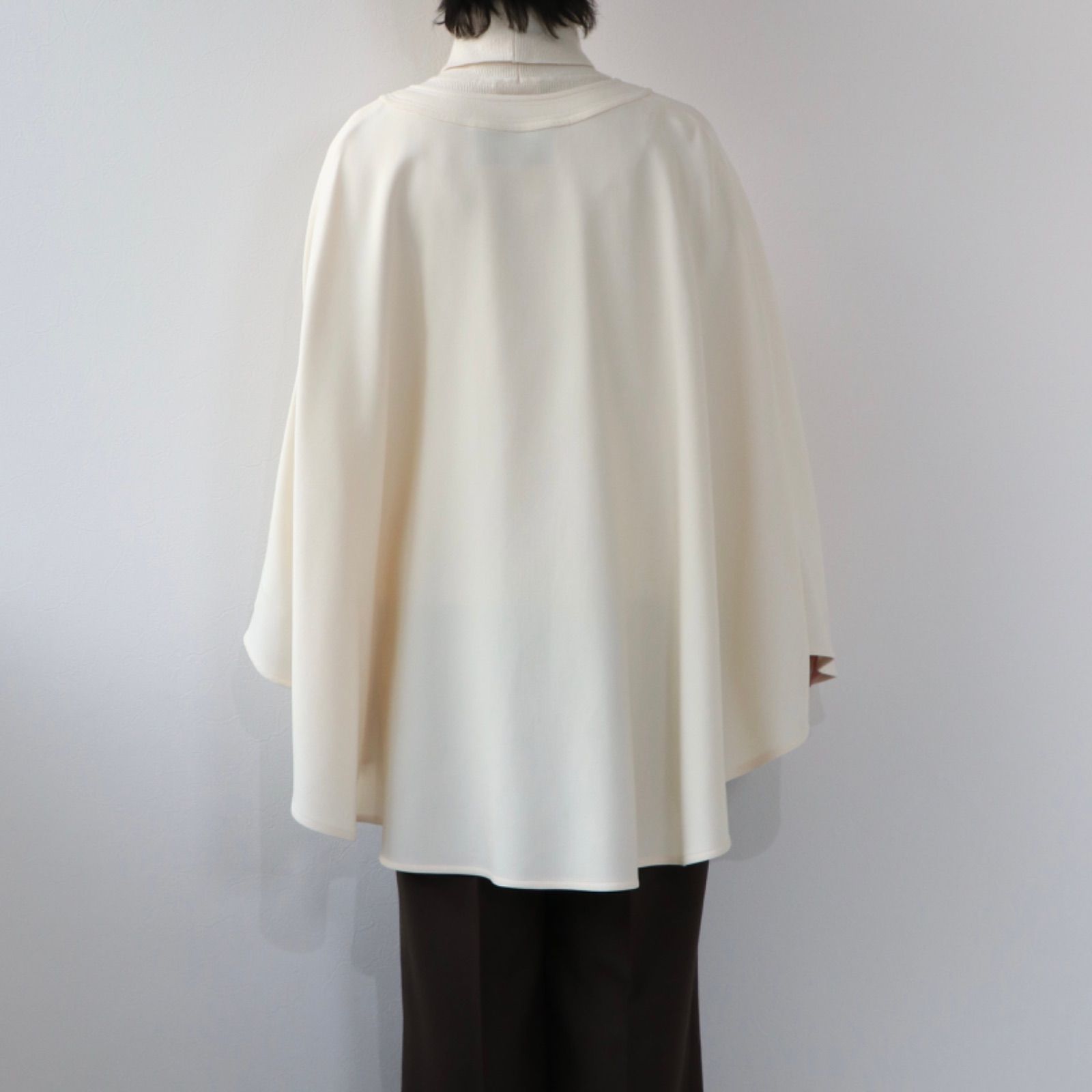 VALENTINO ケープ ウール シルク アイボリー ヴァレンティノ - メルカリ