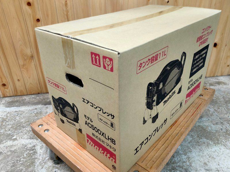 マキタ Makita エアコンプレッサ 黒 ♥