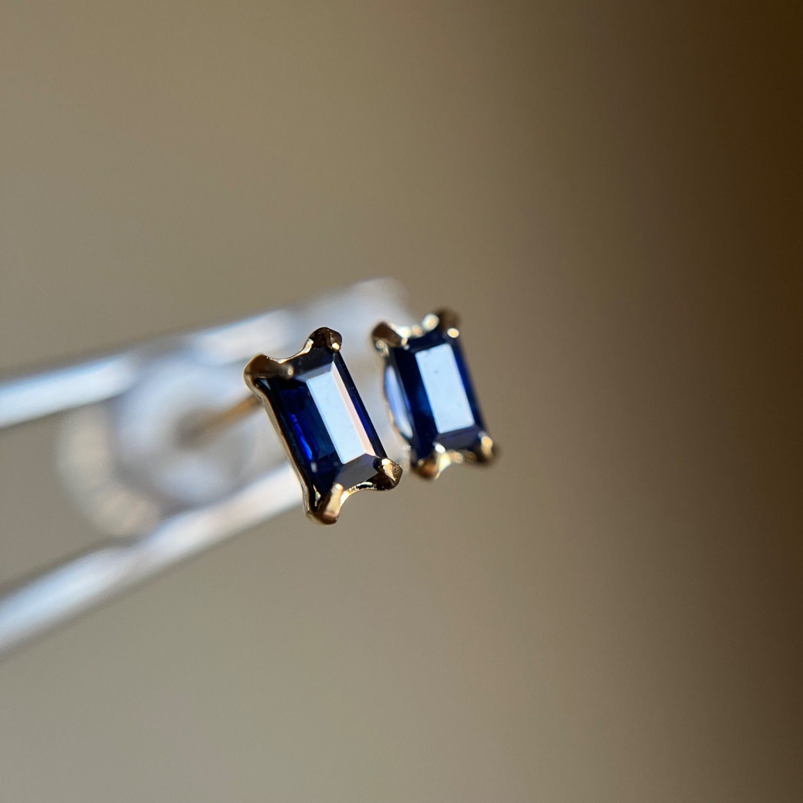 K18YG 天然石サファイア ピアス sapphire 18金 バゲットカット