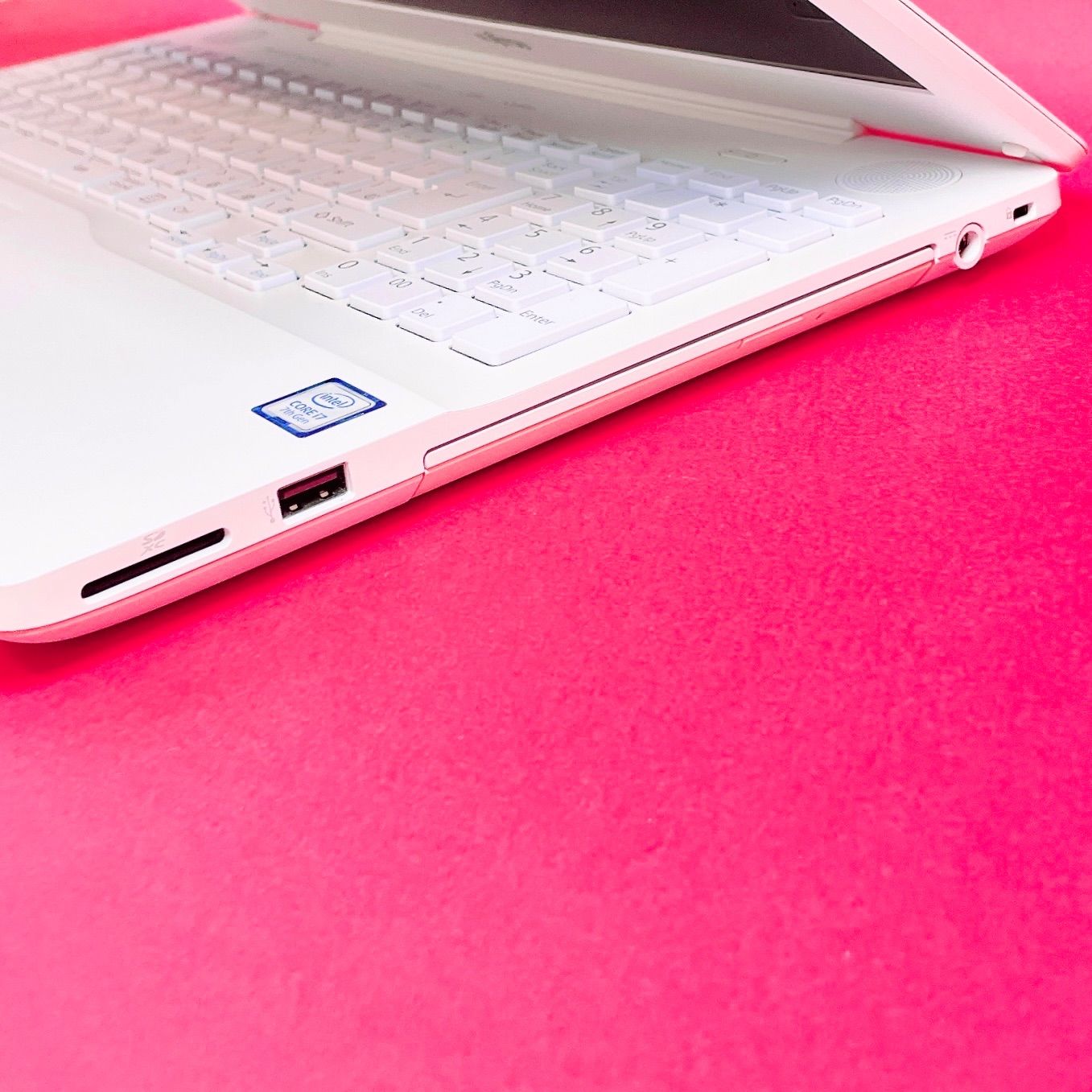 たっぷり大容量1TB❣️Corei7✨️1TB✨️薄型ノートパソコン おしゃれ