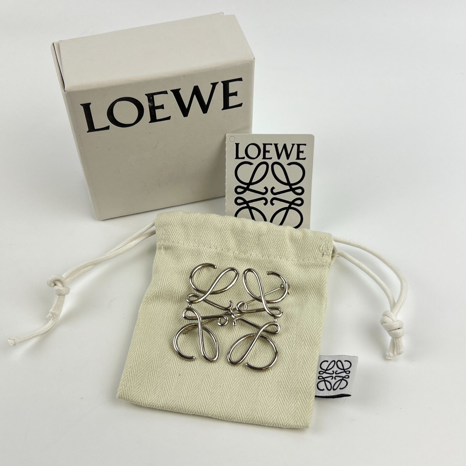 中古】LOEWE ロエベ アナグラム プローチ シルバー ヴィンテージ