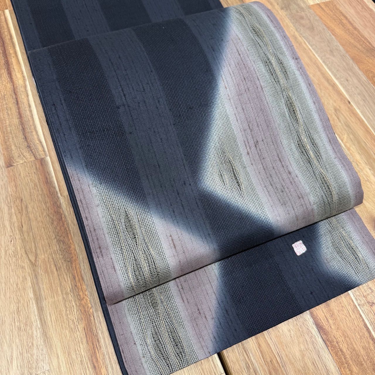 青柳 謹製 櫛引織り紬袋帯 超 お仕立て上がり 糸が揺らぐ織り目の変化