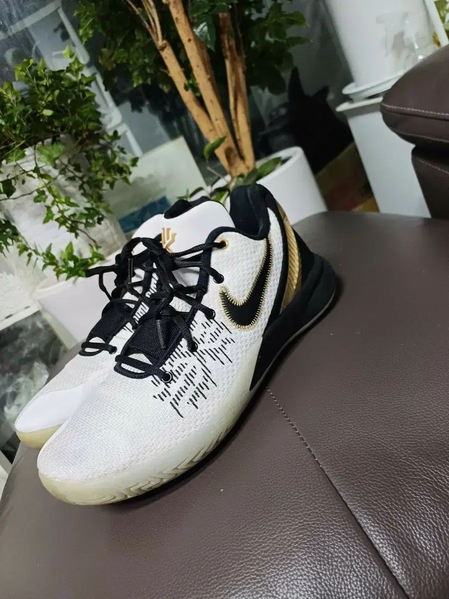 メンズ NIKE バスケシューズ スニーカー 275