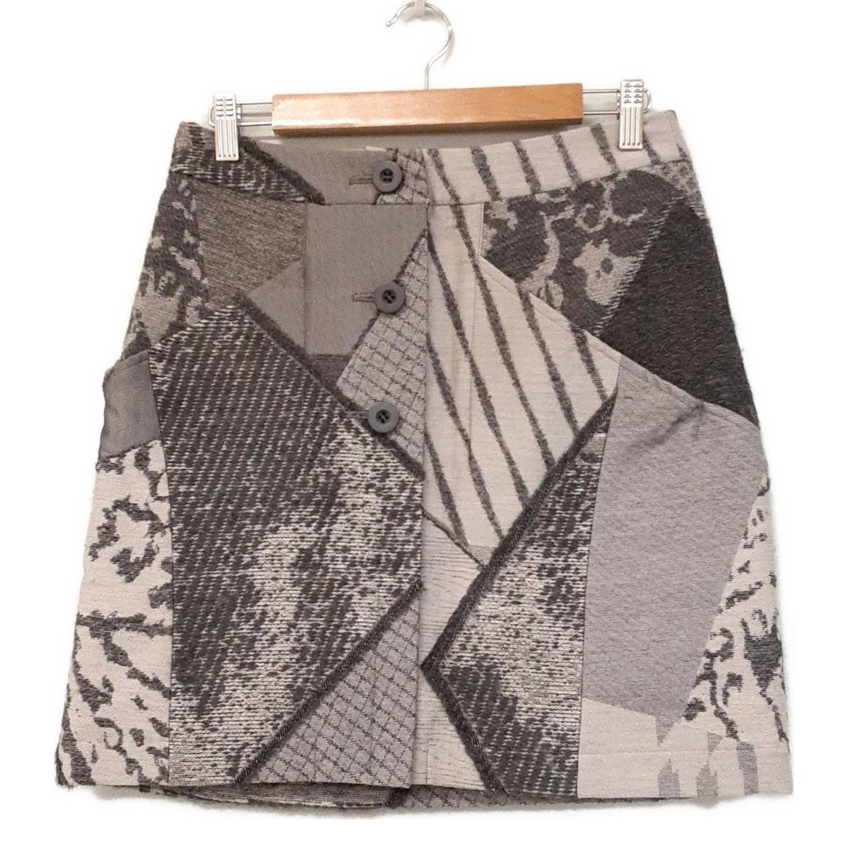 ISSEYMIYAKE(イッセイミヤケ) スカート サイズ2 M レディース美品 - グレー×黒 ひざ丈