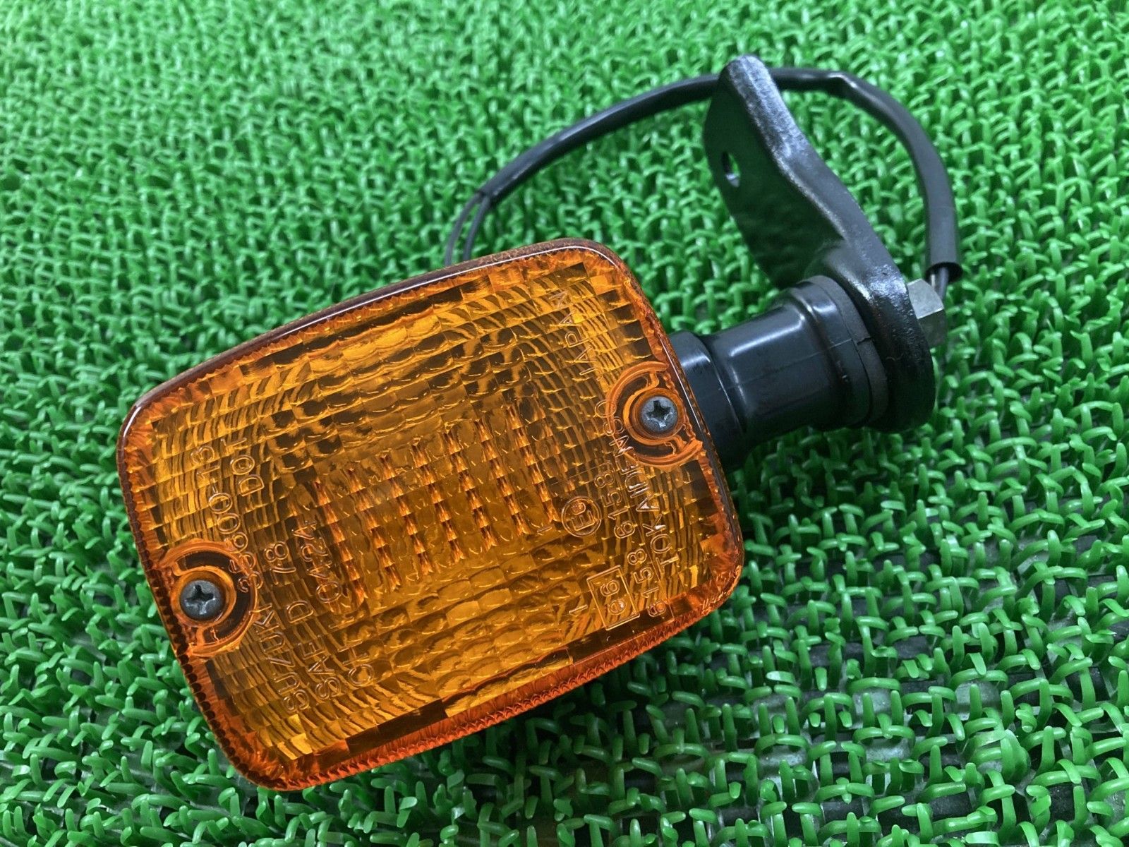 カタナ リアウインカー 左 35600 13 スズキ GU 76 A ステー コンディション良好 割れ欠け無し 品薄 pC