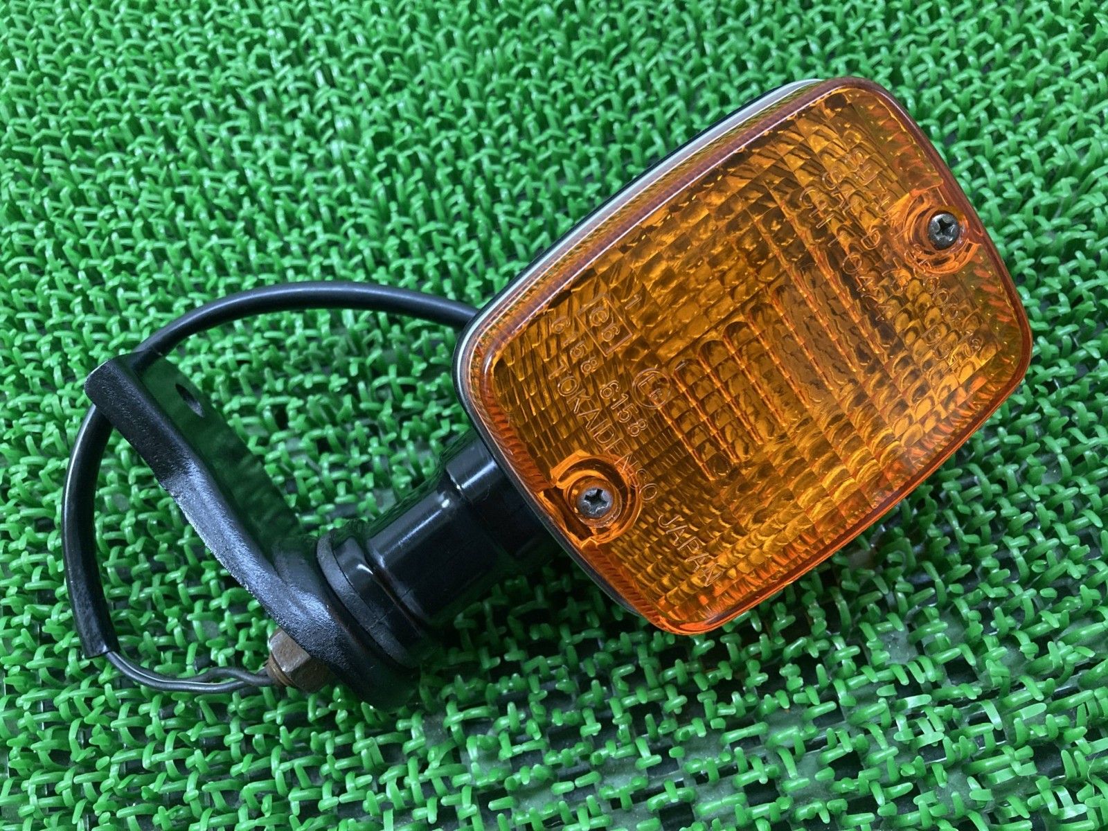 カタナ リアウインカー 右 35600 13 スズキ GU 76 A ステー コンディション良好 割れ欠け無し 品薄 aJ