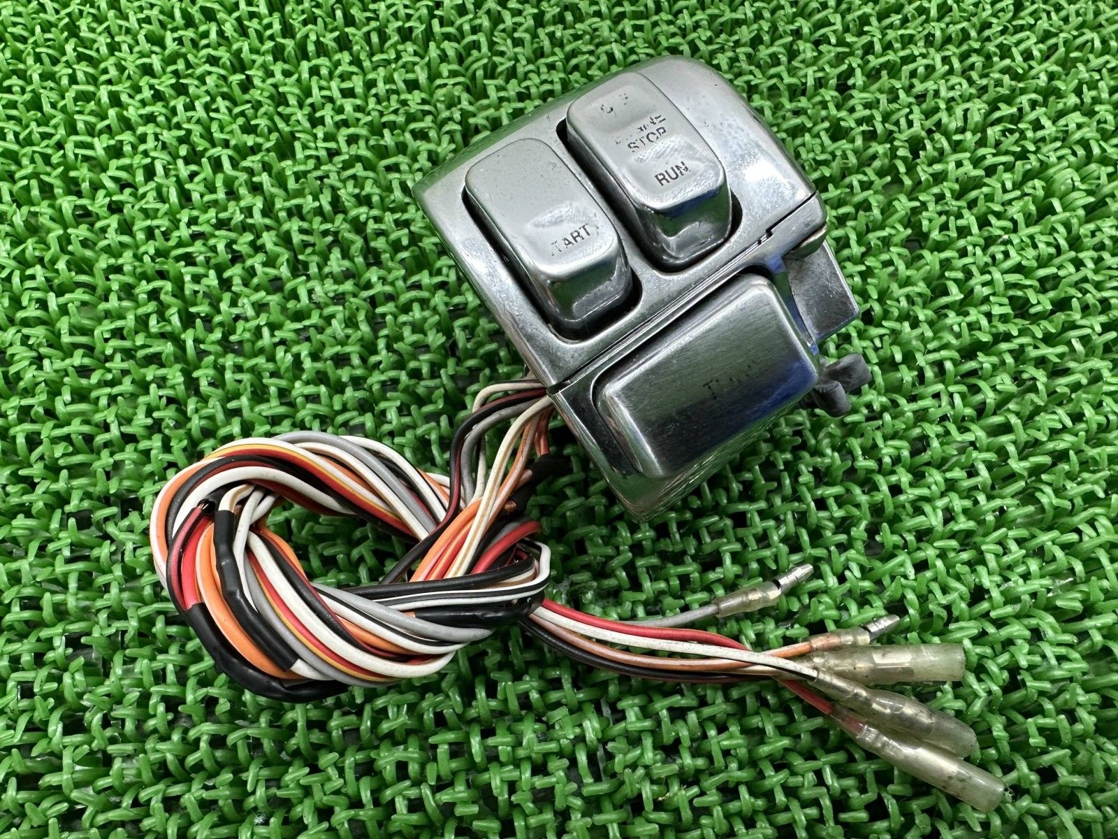 ソフテイル ハンドルスイッチ 右 社外 バイク 部品 ハーレー エボ EVO TC 88 FLST FXST Ck