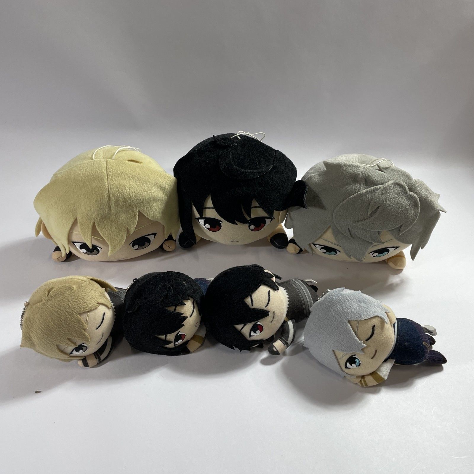 お買い得，人気 ★ あんさんぶるスターズ あんスタ ぬいぐるみ 7点 まとめ商品 抱きしめぬいぐるみ くつろぎぬいぐるみ 羽風薫 瀬名泉 朔間零 朔間凛月  現状品  1kg ぬいぐるみ本体