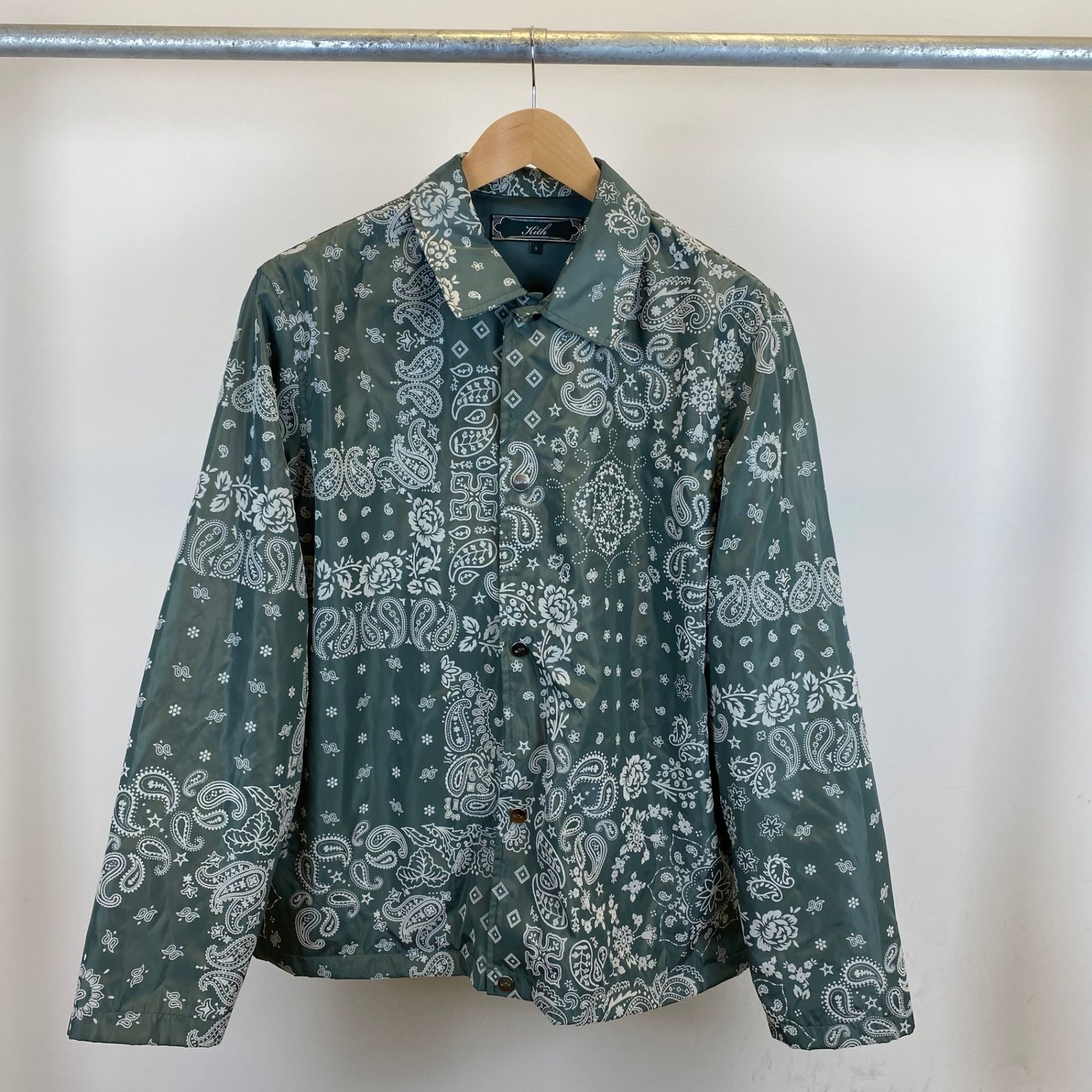 KITH ショップ ナイロンコーチジャケット メンズ L 緑系【】 KITH