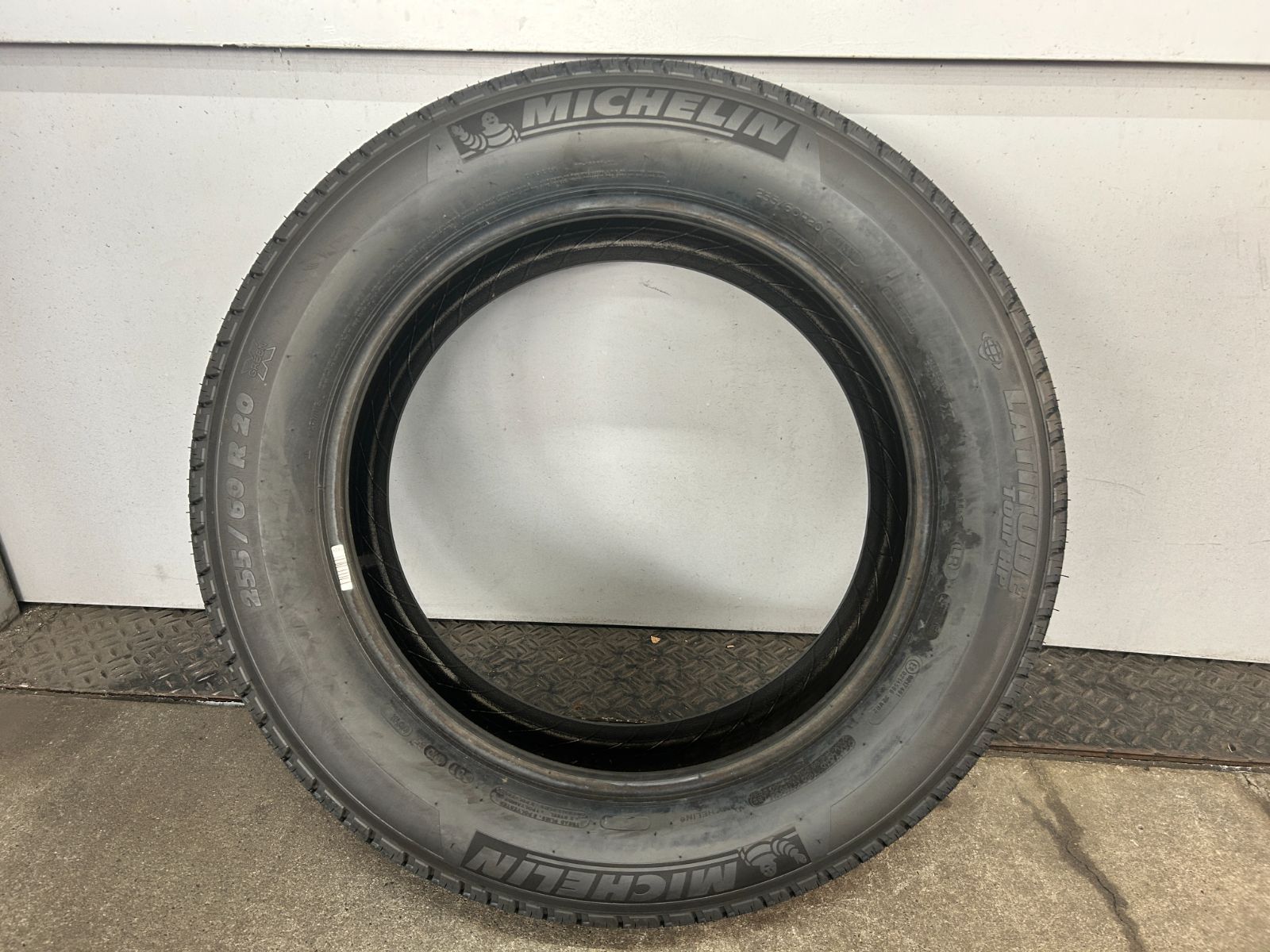 ミシュラン Michelin TUOR HT 255 60 R 20 97 Y 1本のみ