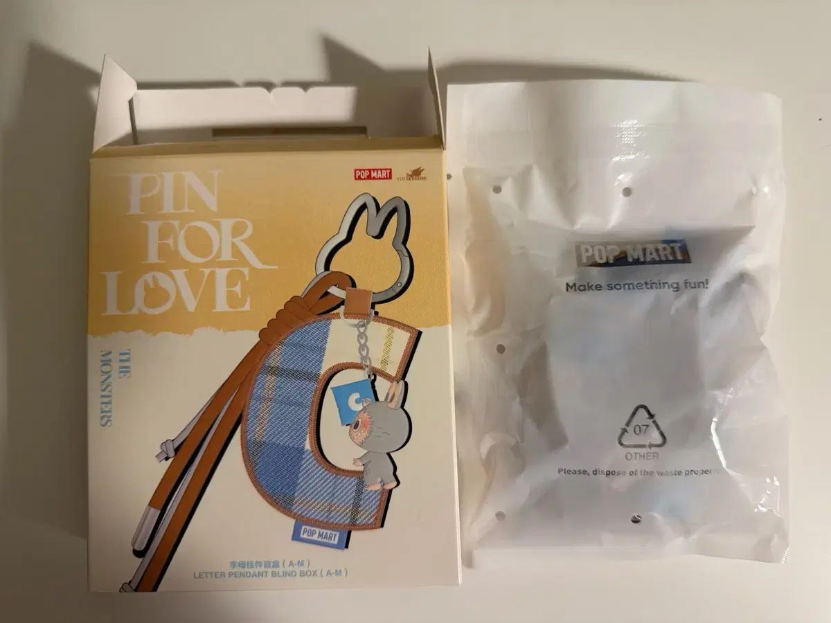 ラブブ FOR LOVE アルファベット PIN LABUBU イニシャル Labubu C 正規 