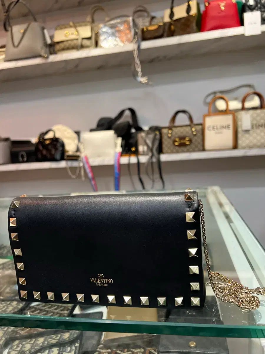 ヴァレンティノ ロックスタッズ ミニ チェーンバッグ ブラック ゴールド クロスボディバッグ ショルダーバッグ