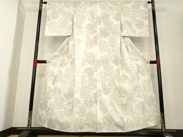 平和屋着物 本場結城紬 重要無形文化財 100亀甲 亀甲取り吉祥花文 松竹 正絹 ck